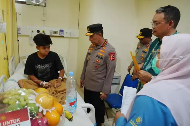 Kapolri Kunjungi Korban Ledakan