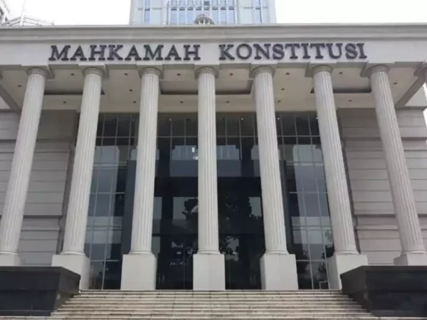 Mahkamah Konstitusi Nyatakan Frasa “secara langsung atau tidak langsung” Pasal 21 UU Tipikor Bertentangan dengan UUD 1945