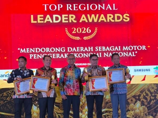 Tri Adhianto Raih Top Regional Leader Awards 2026, Bekasi Diakui sebagai Penggerak Ekonomi Daerah