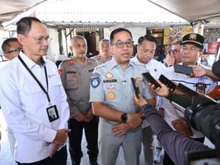 Dirut Jasa Raharja Serahkan Santunan kepada Ahli Waris Korban Kebakaran KMP Putri Yasmin 